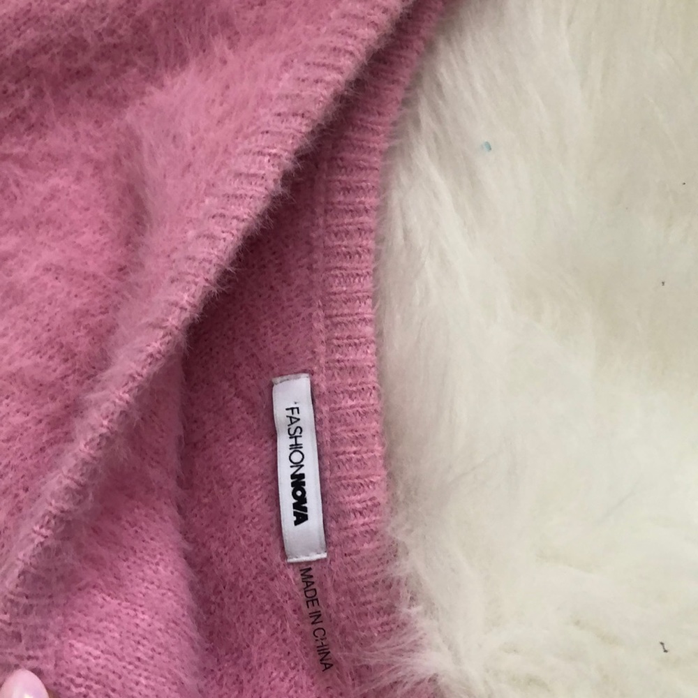 🚫𝕊𝕆𝕃𝔻🚫 Fashion Nova Crop Sweater - Picture 2 of 3